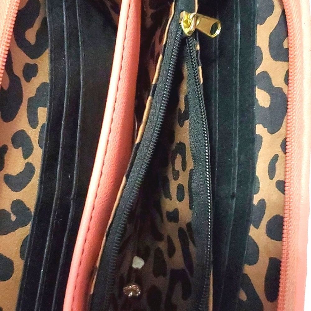 Jessica Simpson Peach Ruched Wallet - Picture 6 of 7
